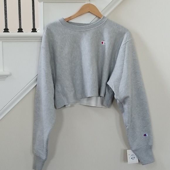 *ONE LEFT*Champion Cropped Sweatshirt - Picture 2 of 8